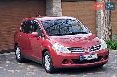 Хэтчбек Nissan TIIDA 2012 в 