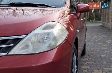 Хэтчбек Nissan TIIDA 2012 в 