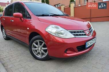 Хэтчбек Nissan TIIDA 2012 в 