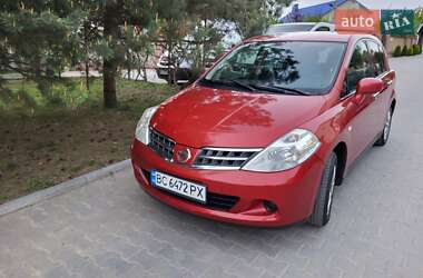 Хэтчбек Nissan TIIDA 2012 в 