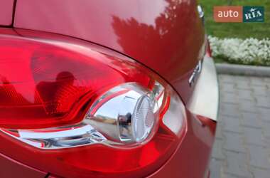 Хэтчбек Nissan TIIDA 2012 в 