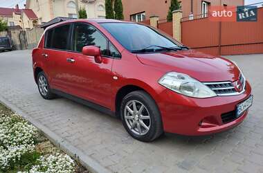 Хэтчбек Nissan TIIDA 2012 в 