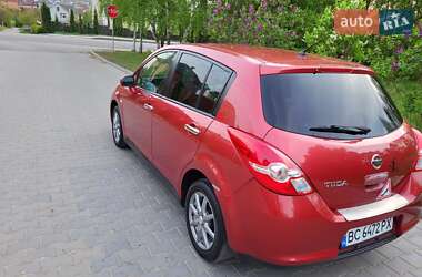 Хэтчбек Nissan TIIDA 2012 в 