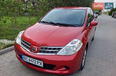 Хэтчбек Nissan TIIDA 2012 в 