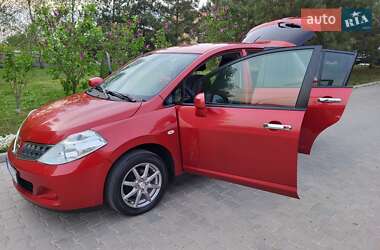 Хэтчбек Nissan TIIDA 2012 в 