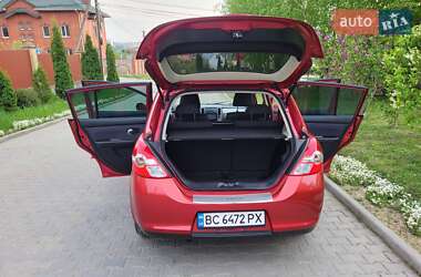 Хэтчбек Nissan TIIDA 2012 в 