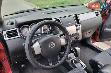 Хэтчбек Nissan TIIDA 2012 в 