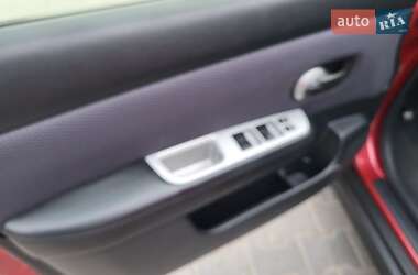 Хэтчбек Nissan TIIDA 2012 в 