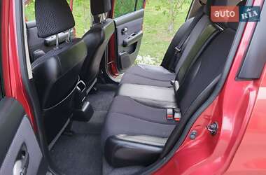 Хэтчбек Nissan TIIDA 2012 в 