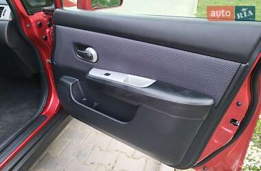 Хэтчбек Nissan TIIDA 2012 в 