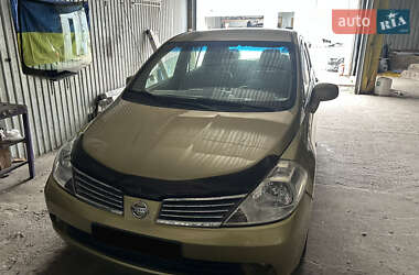 Хетчбек Nissan TIIDA 2007 в 