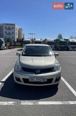 Хэтчбек Nissan TIIDA 2008 в Львове