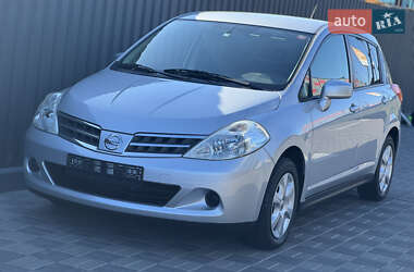 Хэтчбек Nissan TIIDA 2011 в Киеве