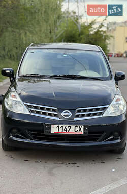Хетчбек Nissan TIIDA 2012 в 
