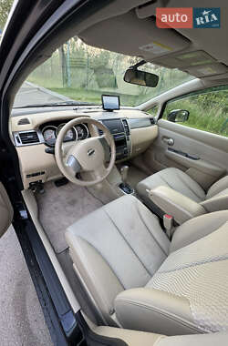 Хетчбек Nissan TIIDA 2012 в 