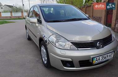 Хетчбек Nissan TIIDA 2008 в 