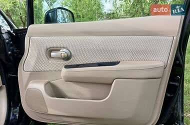 Хетчбек Nissan TIIDA 2010 в 