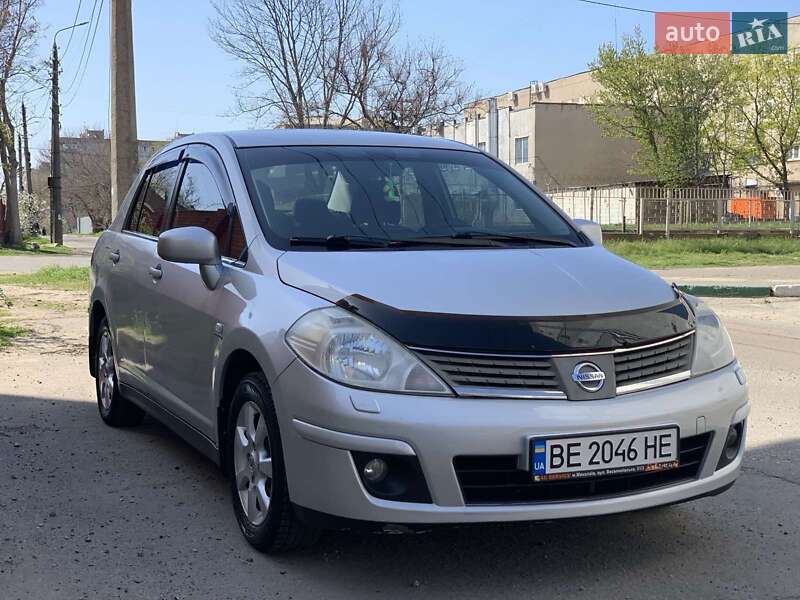 Седан Nissan TIIDA 2008 в 