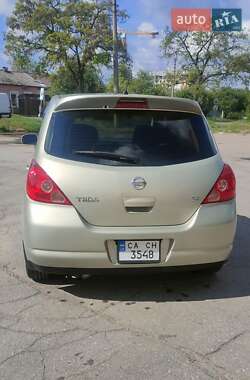 Хэтчбек Nissan TIIDA 2008 в 