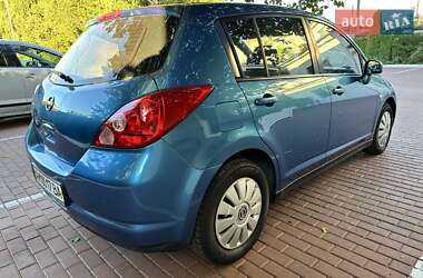 Хетчбек Nissan TIIDA 2008 в 