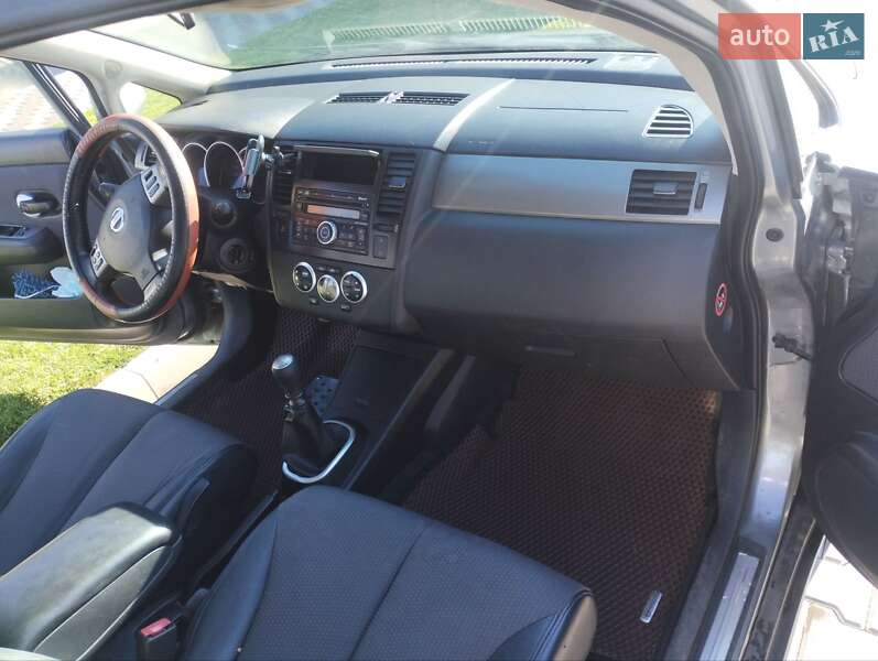 Хетчбек Nissan TIIDA 2008 в Вишневому