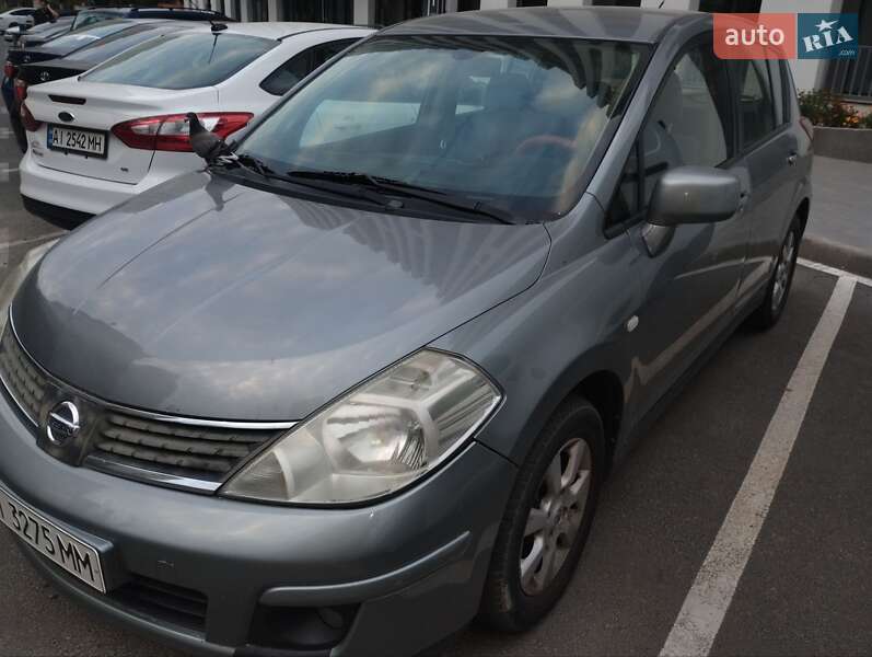 Хетчбек Nissan TIIDA 2008 в Вишневому