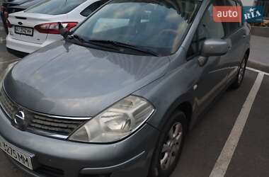 Хэтчбек Nissan TIIDA 2008 в 