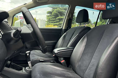 Хетчбек Nissan TIIDA 2010 в 