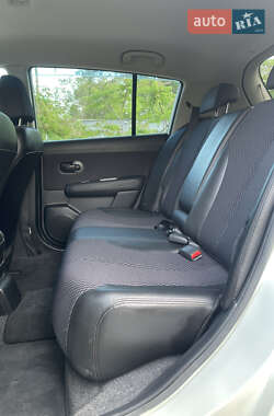 Хетчбек Nissan TIIDA 2011 в 