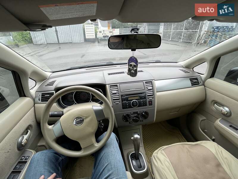 Седан Nissan TIIDA 2008 в Киеве