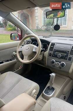 Хэтчбек Nissan TIIDA 2008 в 