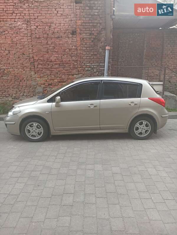 Хетчбек Nissan TIIDA 2010 в Львові