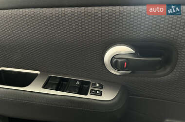 Хетчбек Nissan TIIDA 2010 в 