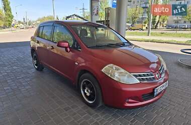 Хетчбек Nissan TIIDA 2010 в 