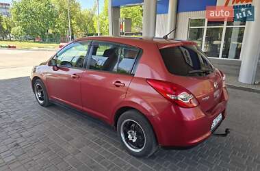 Хетчбек Nissan TIIDA 2010 в 