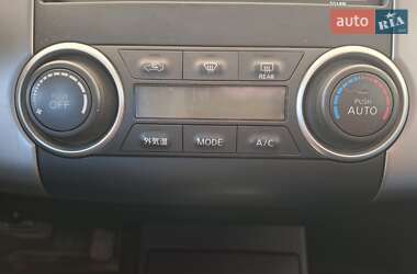 Хетчбек Nissan TIIDA 2010 в 