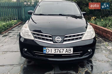 Хэтчбек Nissan TIIDA 2011 в 