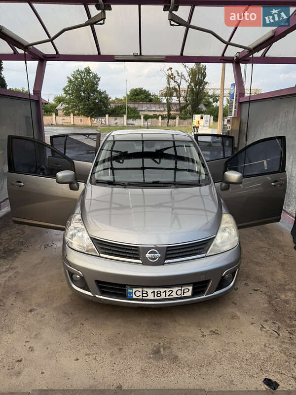 Nissan TIIDA 2007