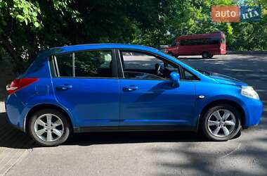 Хэтчбек Nissan TIIDA 2008 в 