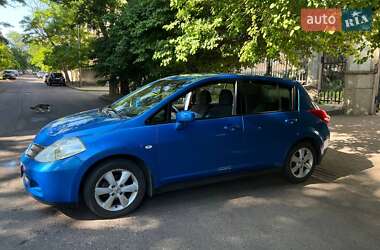 Хэтчбек Nissan TIIDA 2008 в 
