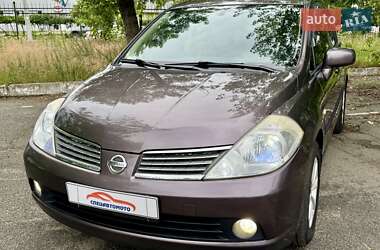 Хэтчбек Nissan TIIDA 2008 в 