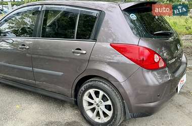 Хэтчбек Nissan TIIDA 2008 в 