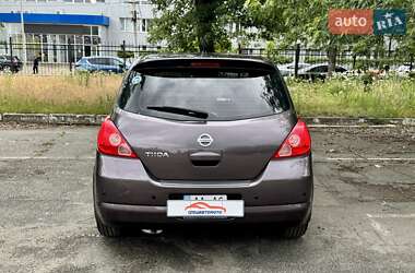 Хэтчбек Nissan TIIDA 2008 в 