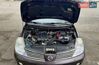 Хэтчбек Nissan TIIDA 2008 в 