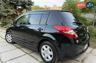 Хэтчбек Nissan TIIDA 2011 в Одессе