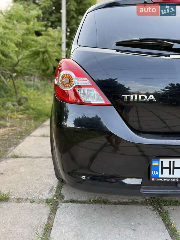 Хетчбек Nissan TIIDA 2011 в Одесі