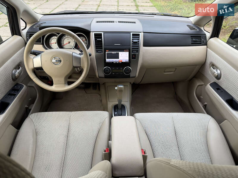 Хетчбек Nissan TIIDA 2011 в Одесі