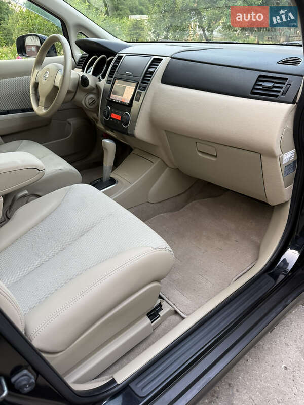 Хетчбек Nissan TIIDA 2011 в Одесі