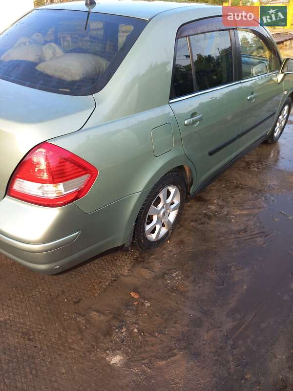 Седан Nissan TIIDA 2007 в Черкасах