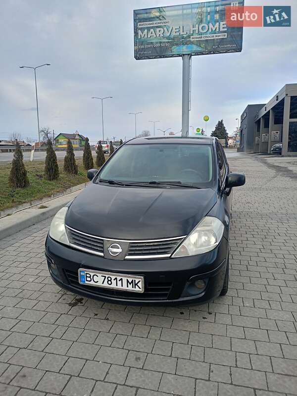 Nissan TIIDA 2008